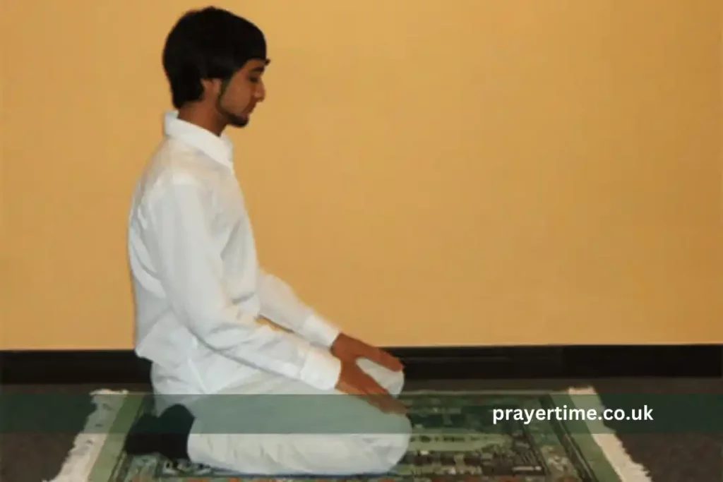 Sitting between prostrations