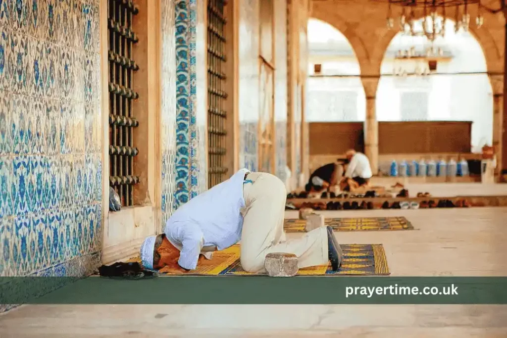 How to Pray Salah: A Step-by-step Guide for Muslims